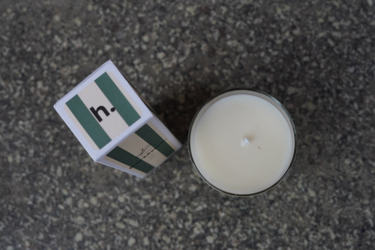 Dans un jardin de Grasse candle