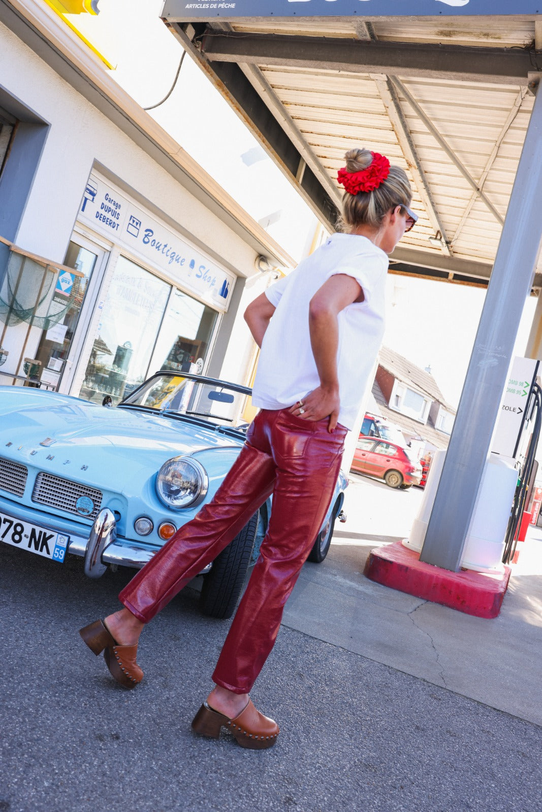 BRUNE red vinyl pants