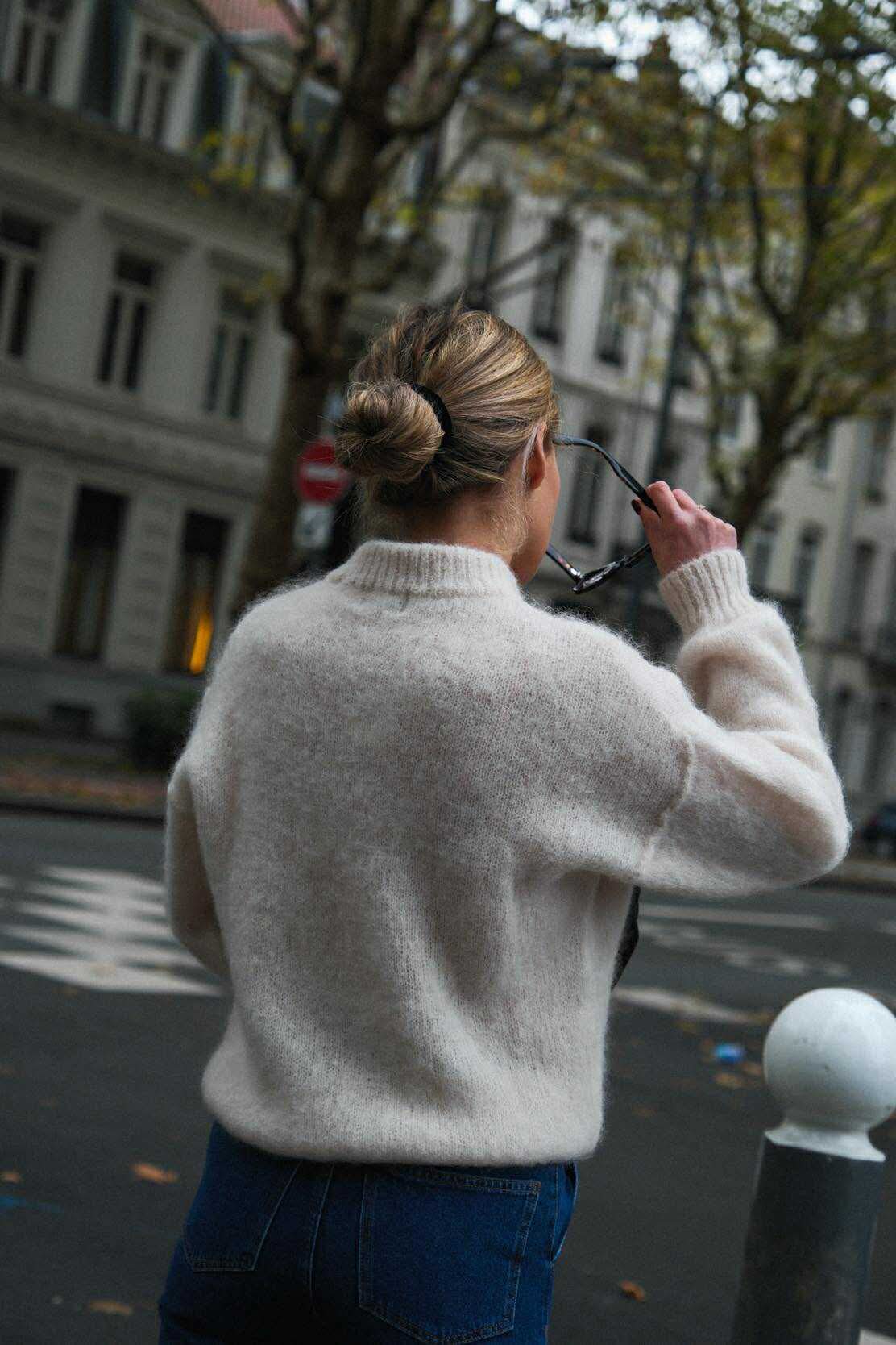 ERIC off-white sweater
