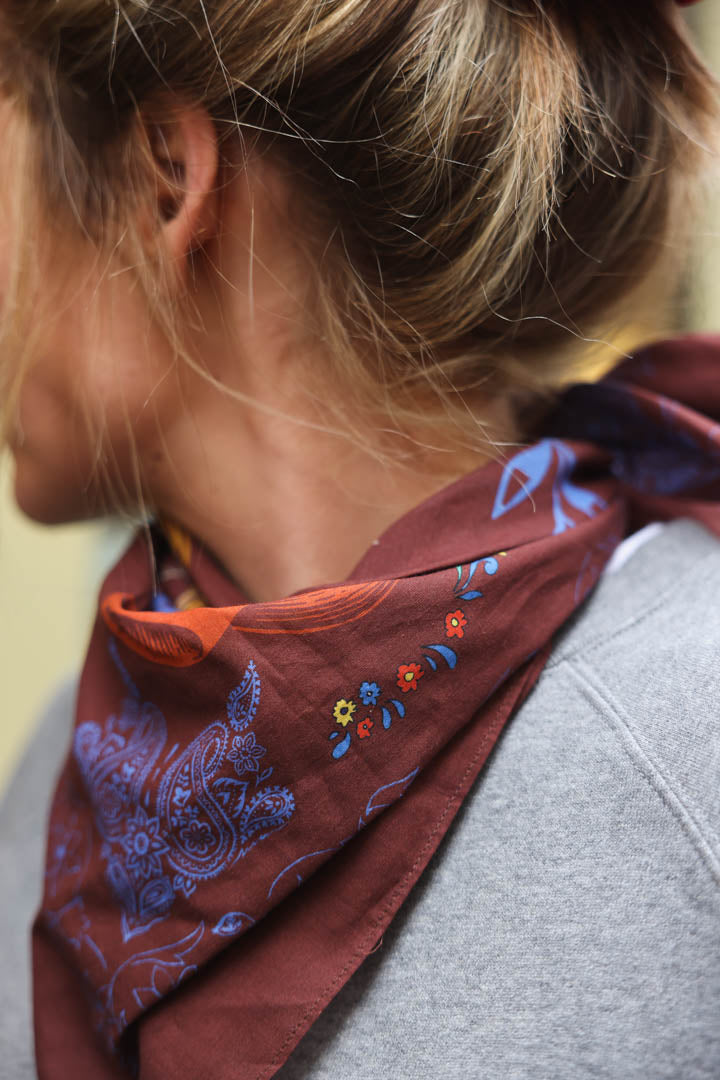 GEORGES brown pattern scarf