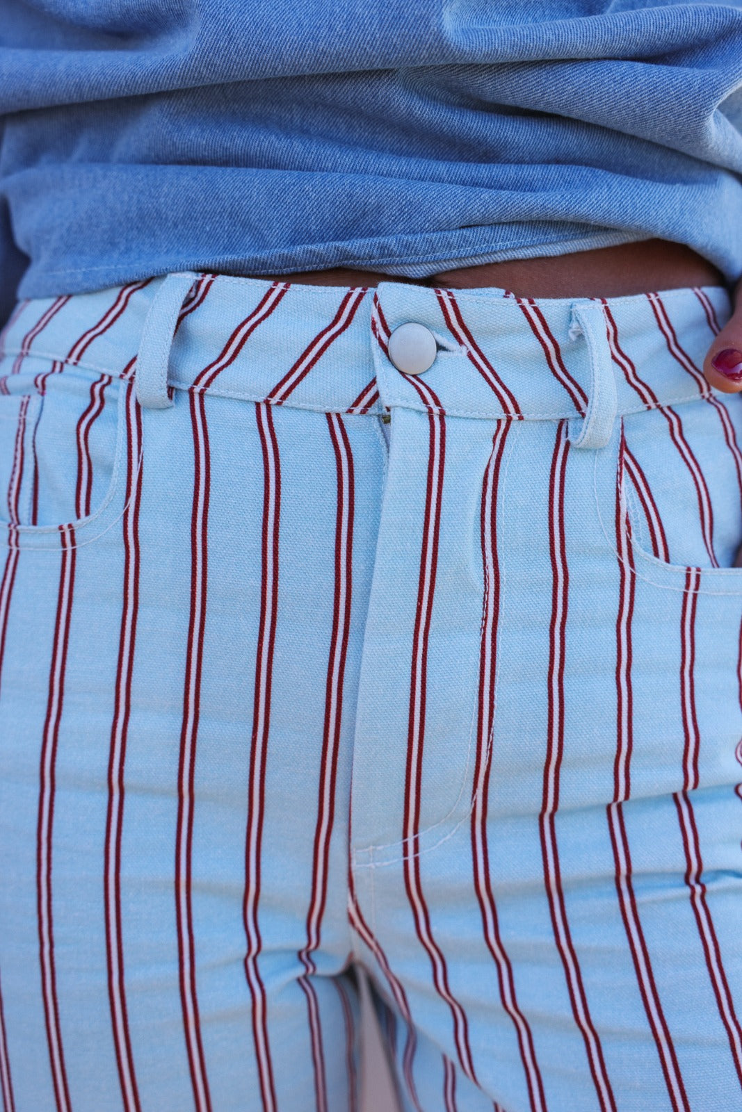 Pantalon MARCEAU rayé bleu ciel/rouge