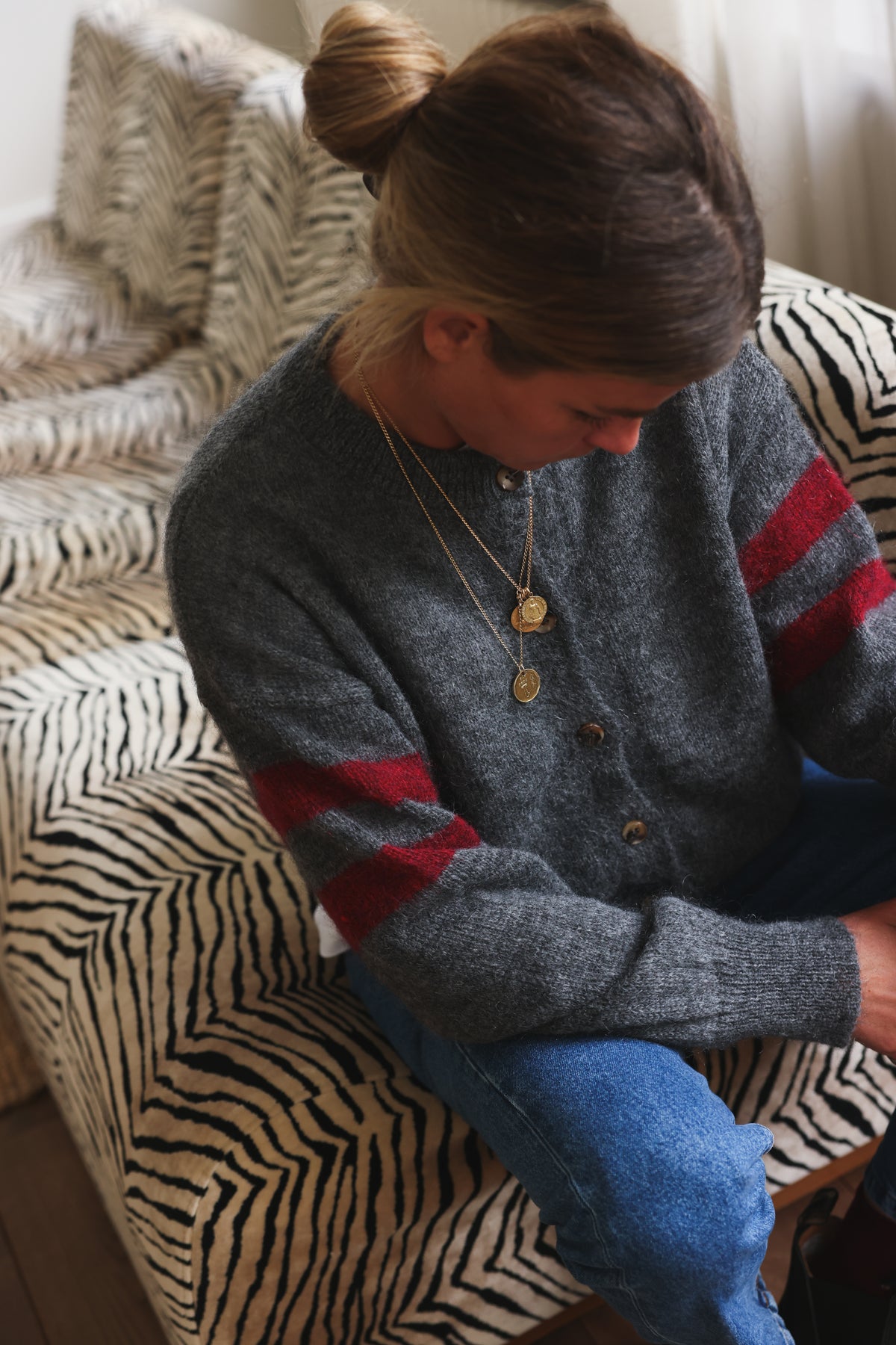 LEAH grey/burgundy cardigan